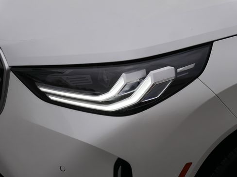 Used 2025 BMW X3 xDrive30i w/ Premium Package image 16