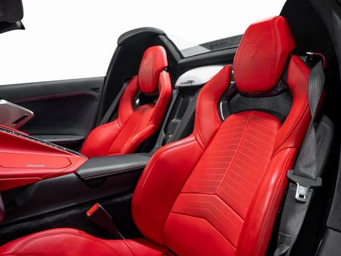 Used 2024 Chevrolet Corvette Stingray Premium Conv w/ 3LT image 2