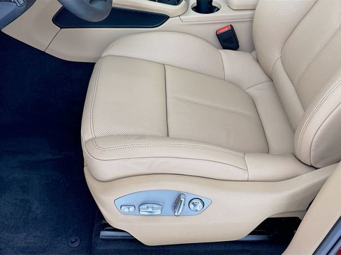 New 2026 Porsche Macan image 13