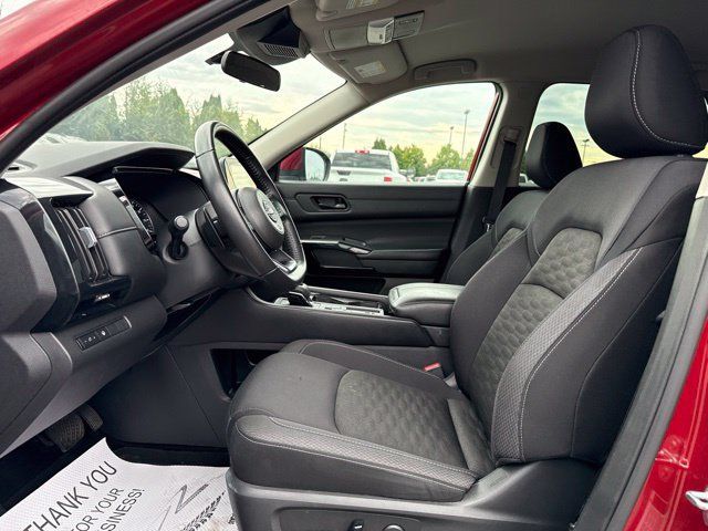 Used 2024 Nissan Pathfinder SV FWD image 23