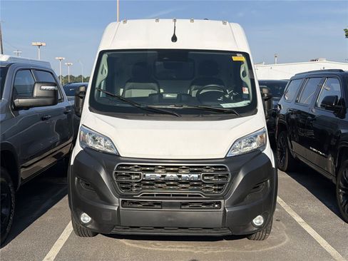 Used 2025 RAM ProMaster 2500 w/ Convenience Group FWD image 2