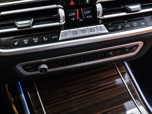 Used 2019 BMW X7 xDrive40i w/ Cold Weather Package AWD/4WD image 34