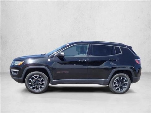 Used 2019 Jeep Compass Trailhawk AWD/4WD image 2