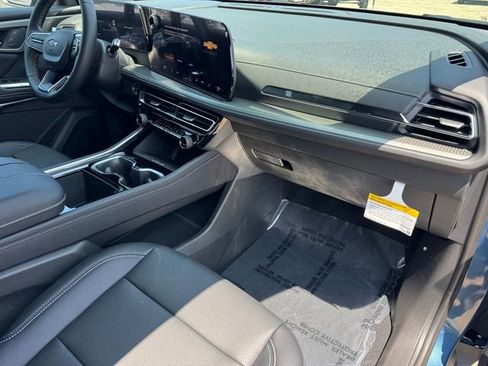 New 2026 Chevrolet Traverse LT w/ Midnight/Sport Edition FWD image 6