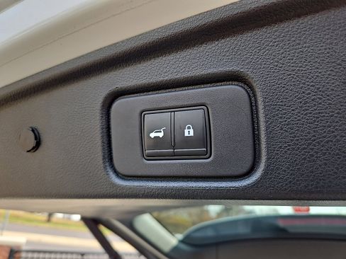 Certified 2022 Nissan Pathfinder Platinum w/ Cargo Package image 31