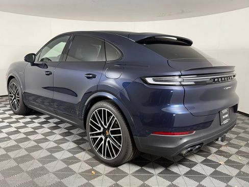 Certified 2025 Porsche Cayenne S image 3