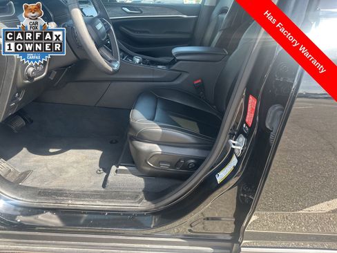 Used 2023 Jeep Grand Cherokee Limited w/ Black Appearance Package image 5