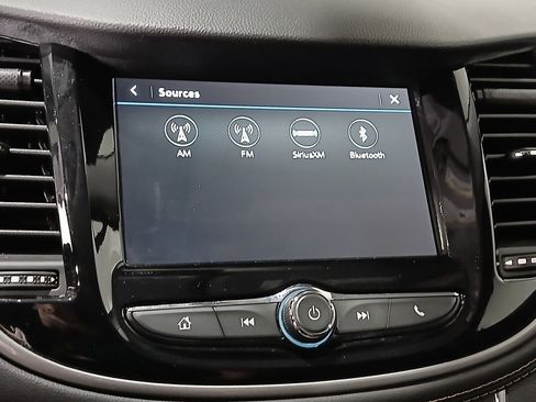 Used 2019 Chevrolet Trax LT w/ LT Convenience Package AWD/4WD image 24