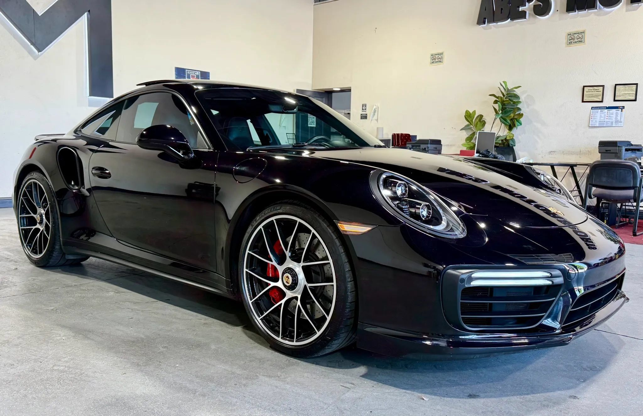 Used 2019 Porsche 911 4 Coupe AWD/4WD image 3