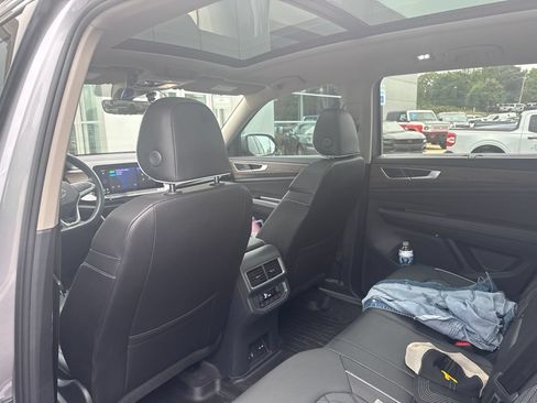 Used 2024 Volkswagen Atlas SEL Premium R-Line AWD/4WD image 7