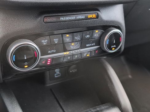 Used 2022 Ford Escape Titanium w/ Class II Trailer Tow Package image 30