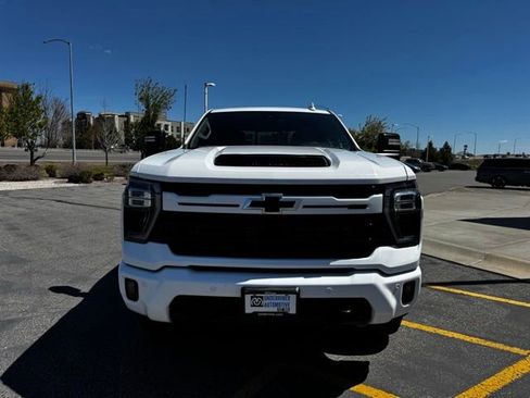 Used 2024 Chevrolet Silverado 3500 LTZ w/ LTZ Plus Package AWD/4WD image 3