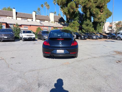 Used 2018 Volkswagen Beetle 2.0T S w/ Style & Comfort Package For S image 6