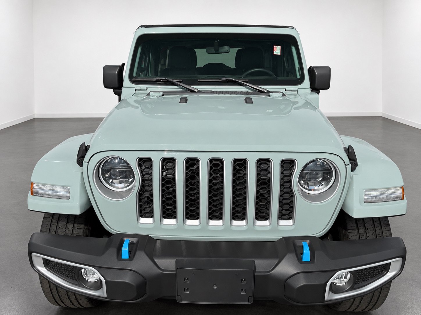 Used 2023 Jeep Wrangler Unlimited Sahara w/ Cold Weather Group AWD/4WD image 18