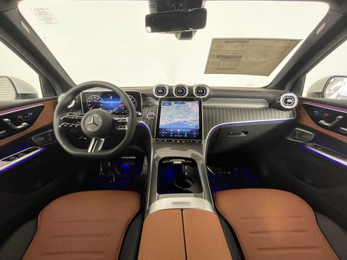 New 2026 Mercedes-Benz GLC 300 image 11