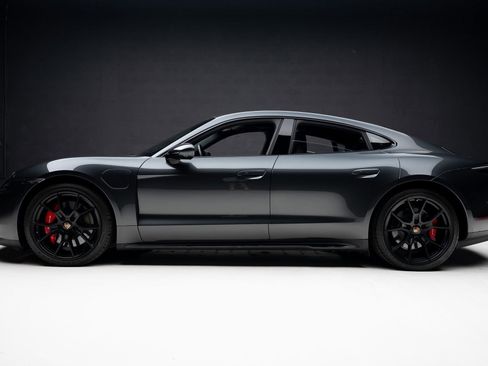 Used 2023 Porsche Taycan GTS image 16