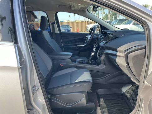 Used 2018 Ford Escape SE w/ SE Sync 3 Package image 28