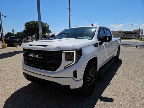 Used 2022 GMC Sierra 1500 Elevation w/ Elevation Premium Package AWD/4WD image 4