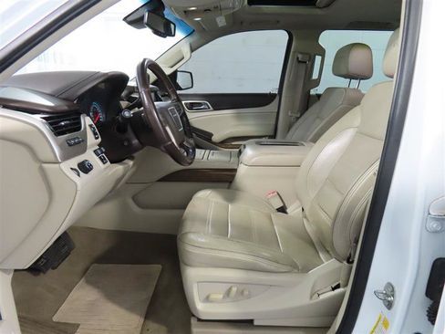 Used 2020 GMC Yukon XL Denali RWD image 18