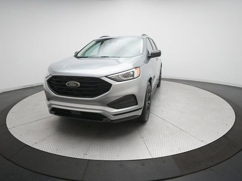 Used 2022 Ford Edge SE w/ Black Appearance Package image 13