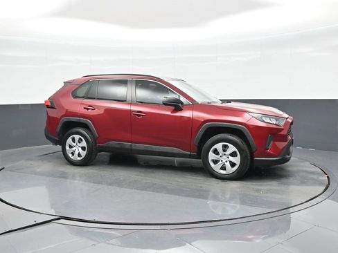Used 2020 Toyota RAV4 LE image 10