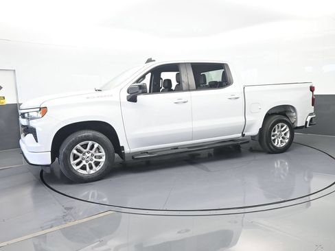 Used 2024 Chevrolet Silverado 1500 RST RWD image 2