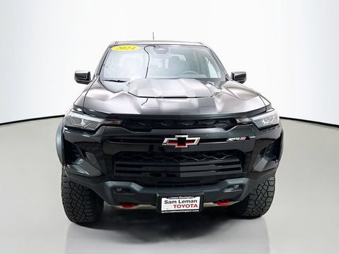 Used 2024 Chevrolet Colorado ZR2 AWD/4WD image 2
