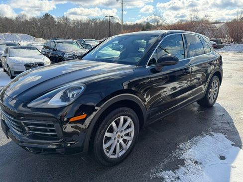 Used 2019 Porsche Cayenne AWD image 2