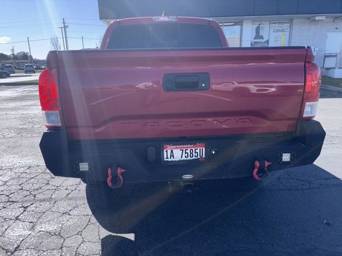 Used 2016 Toyota Tacoma SR w/ SR Convenience Package image 3