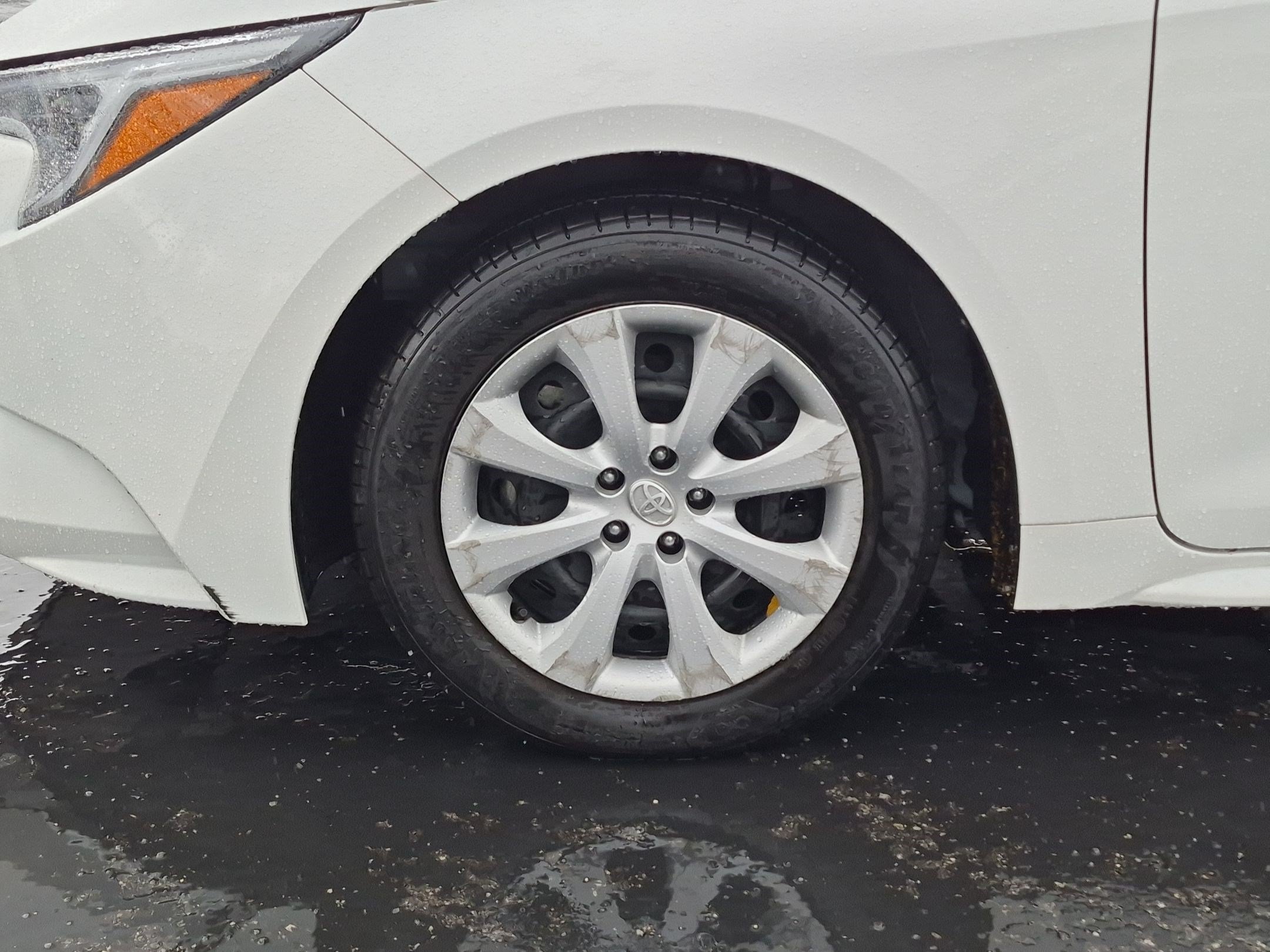 Used 2025 Toyota Corolla LE FWD image 14