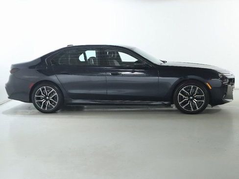 Certified 2023 BMW i7 xDrive60 AWD/4WD image 12