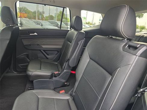 Used 2023 Volkswagen Atlas SE w/ Panoramic Sunroof Package FWD image 14