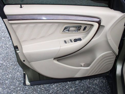 Used 2013 Ford Taurus Limited FWD image 22