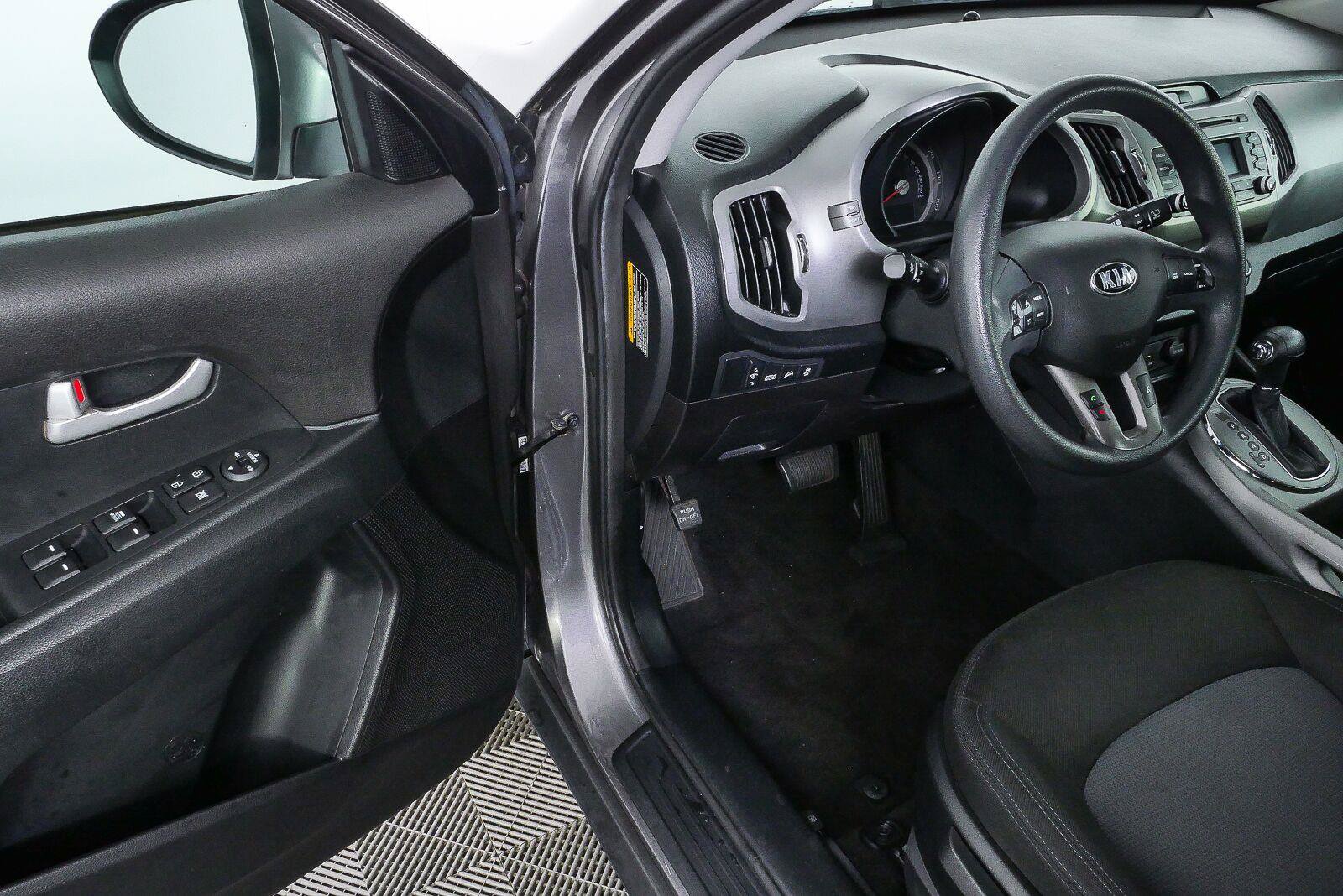 Used 2016 Kia Sportage LX FWD image 8
