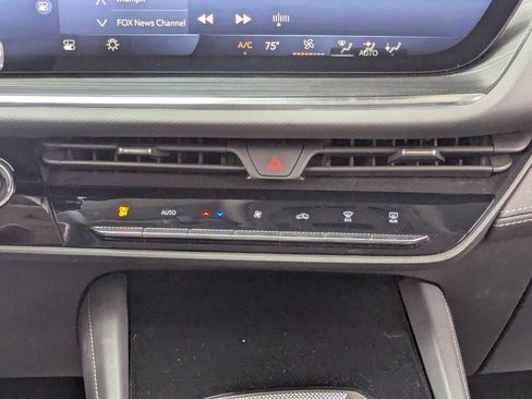 Used 2025 Buick Envision Preferred image 21