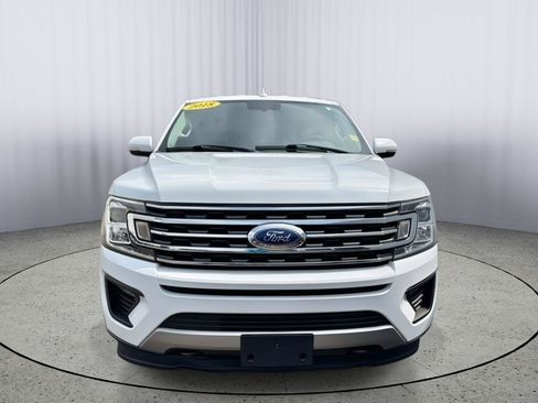 Used 2018 Ford Expedition XLT w/ Equipment Group 202A AWD/4WD image 39