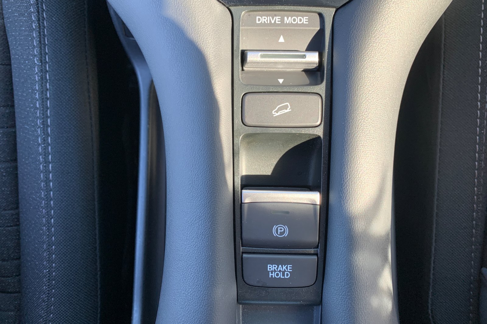 Certified 2025 Honda HR-V LX image 38