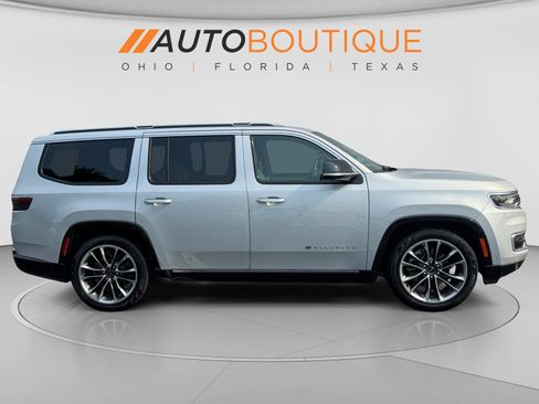 Used 2025 Jeep Wagoneer Series III w/ Premium Group I AWD/4WD image 6