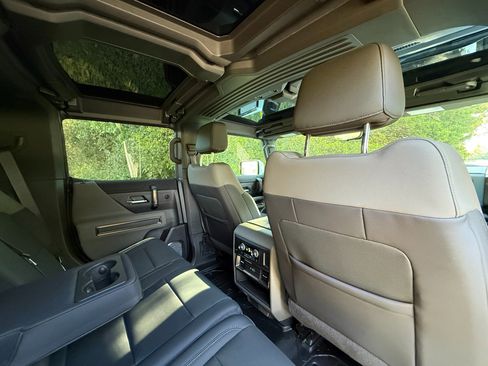 Used 2025 GMC Hummer EV 2X w/ Extreme Off-Road Package image 23
