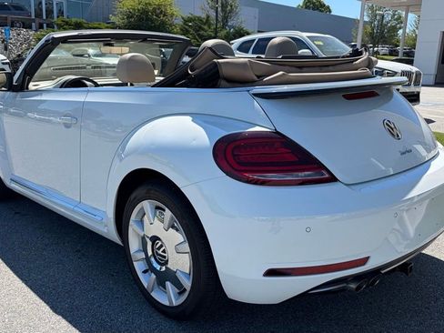 Used 2019 Volkswagen Beetle 2.0T SE w/ SE Premium Package FWD image 2