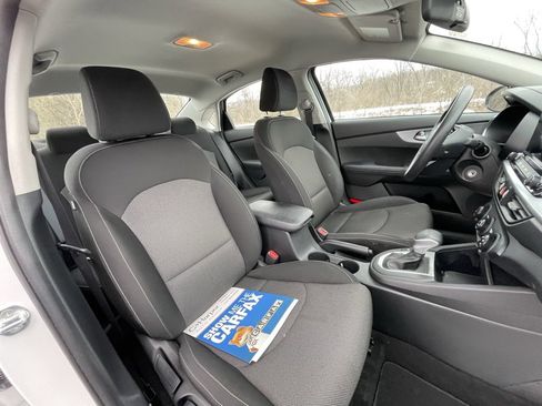 Certified 2023 Kia Forte LXS w/ LXS Technology Package image 11
