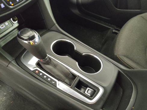Used 2020 Chevrolet Equinox LT FWD image 26