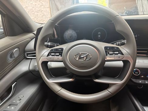 Certified 2023 Hyundai Elantra SEL w/ Convenience Package FWD image 18