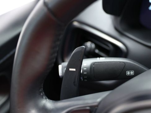 Used 2023 Aston Martin V8 Vantage Roadster RWD image 28