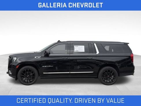 Used 2022 GMC Yukon XL Denali AWD/4WD image 4