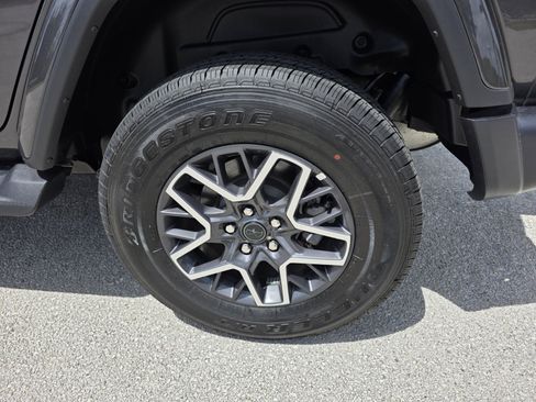 Used 2026 Jeep Wrangler Sahara image 9