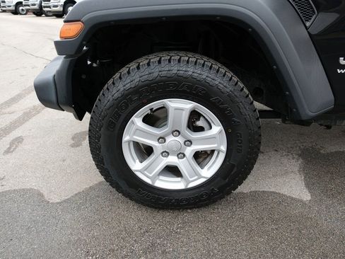 Used 2020 Jeep Wrangler Sport image 13