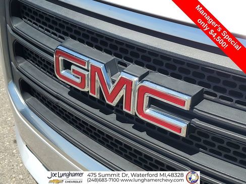 Used 2013 GMC Acadia SLE FWD image 30
