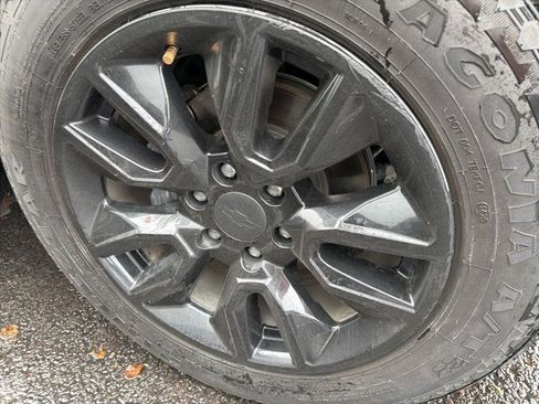 Used 2022 Chevrolet Silverado 1500 Custom w/ Safety Confidence Package image 2