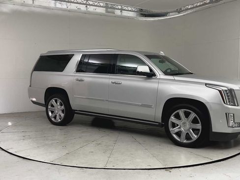 Used 2019 Cadillac Escalade ESV Premium Luxury AWD/4WD image 8
